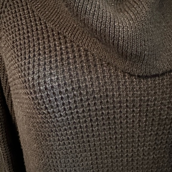 Micheal Kors sweater - Picture 7 of 14